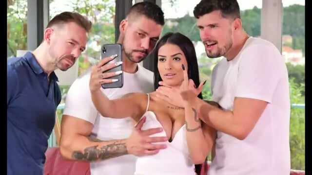 Brunette with big tits loves group fuck with double penetration - Free Amateur Threesome HD Videos | Jeux de Rue